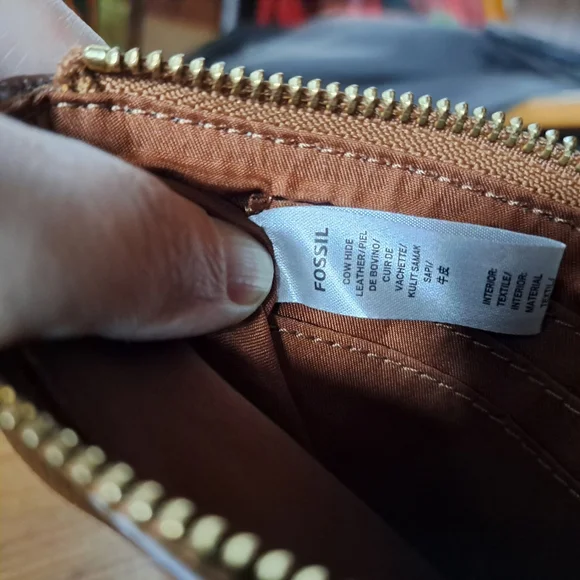 Fossil Wristlet Wallet, Wrist Strap, Purse, Key a Card Holder, Pebbled Leather - Picture 6 of 7